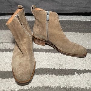 Aquatalia Carisa Light Taupe Suede Women's US 8